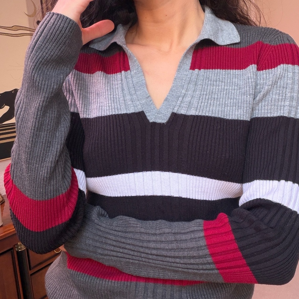 Vintage 90s Striped Gray and Red Women's Sweater